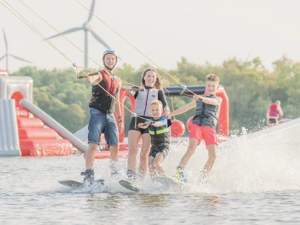 Bild 1: Wasserskilift - Hooksieler Skiterrassen